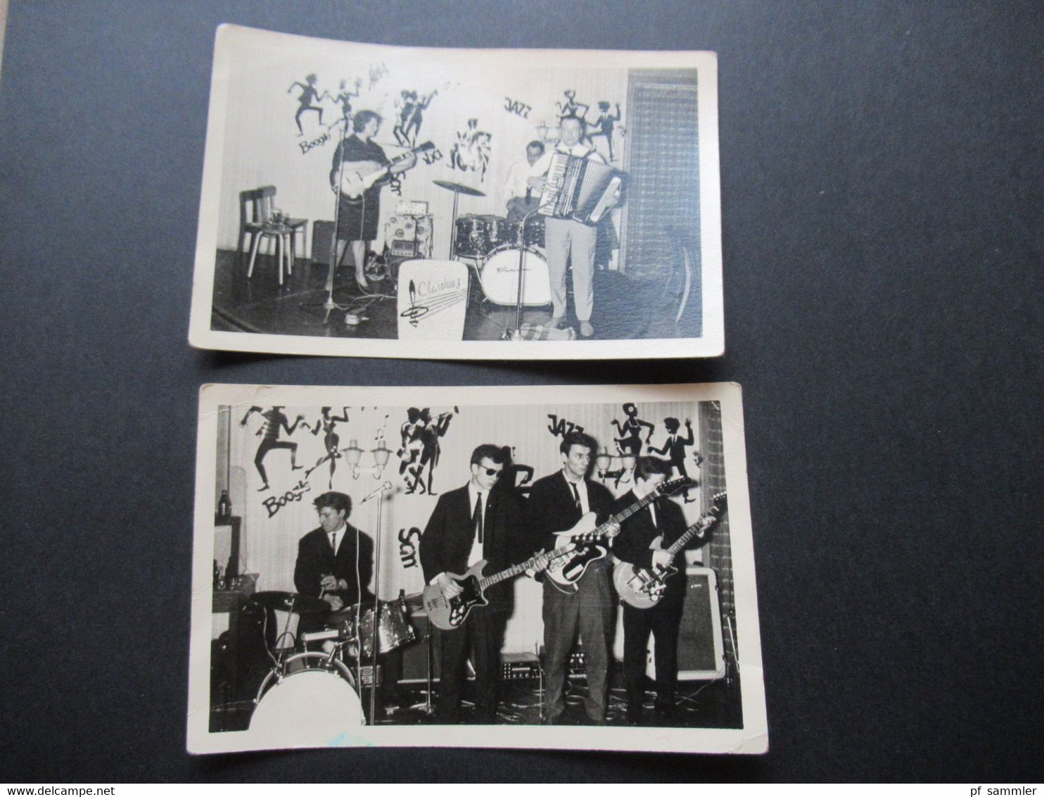 Echtfoto AK 2 Stück 1950 / 60er Jahre Schlagzeug, E-Gitarre, Akkordion, Verstärker Usw. Band / Musikgruppe - Music And Musicians