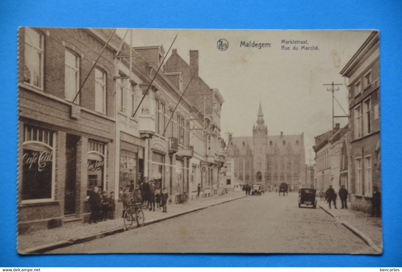 Maldegem 1923: Rue Du Marché Très Animée Avec Oldtimers Et Attelage - Maldegem