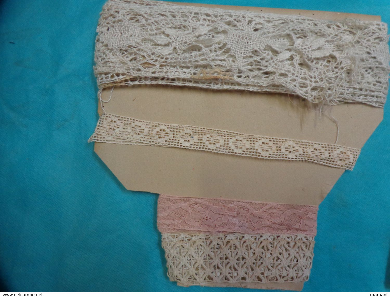 Lot De Dentelle Ancienne (mecanique Et Crochet - Encajes Y Tejidos