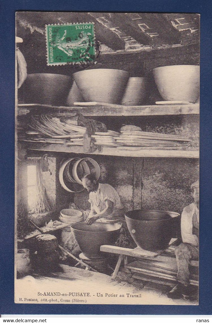 CPA [58] Nièvre > Saint-Amand-en-Puisaye Potier Métier Circulé - Saint-Amand-en-Puisaye