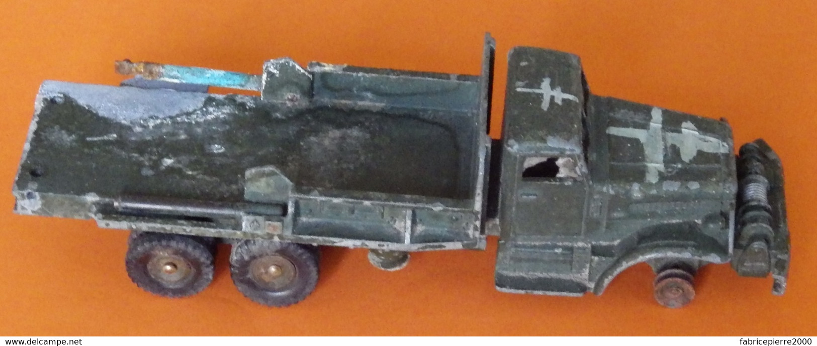 DINKY SUPERTOYS n°884 MECCANO France. Camion militaire Brockway poseur de ponts de bateaux AVEC 6 PONTS, vers 1965