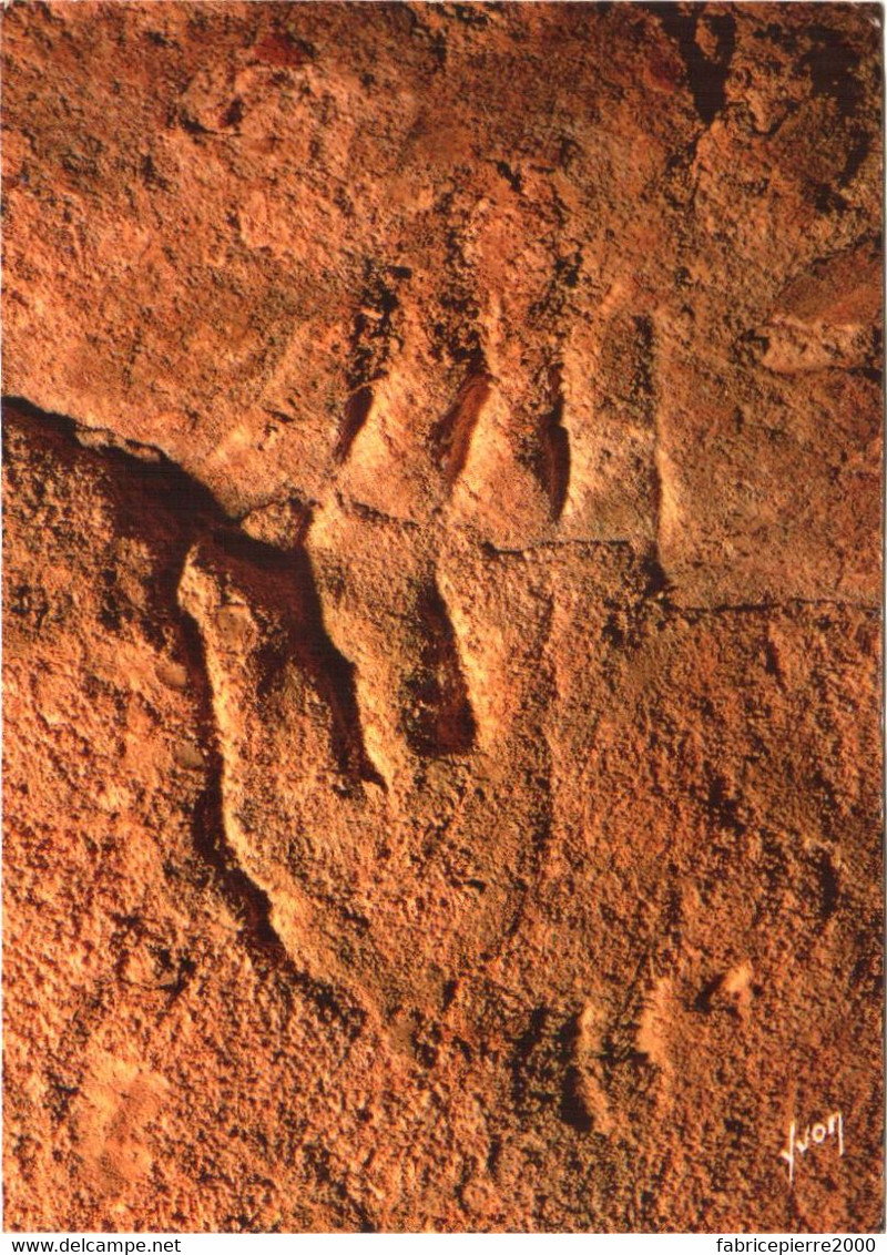 CPM 24 (Dordogne) Le Bugue-sur-Vézère - Caverne Préhistorique Ornée De Bara-Bahau. La Main TBE Tampon + Flamme, 2 Scans - Dolmen & Menhirs