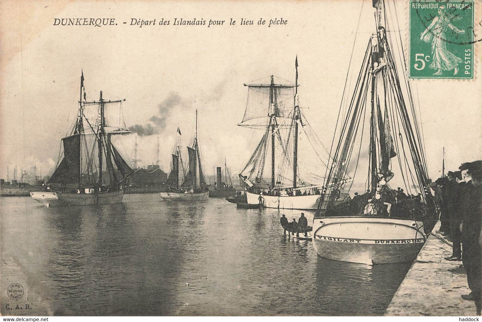 DUNKERQUE : DEPART DES ISLANDAIS POUR LE LIEU DE PECHE - Dunkerque