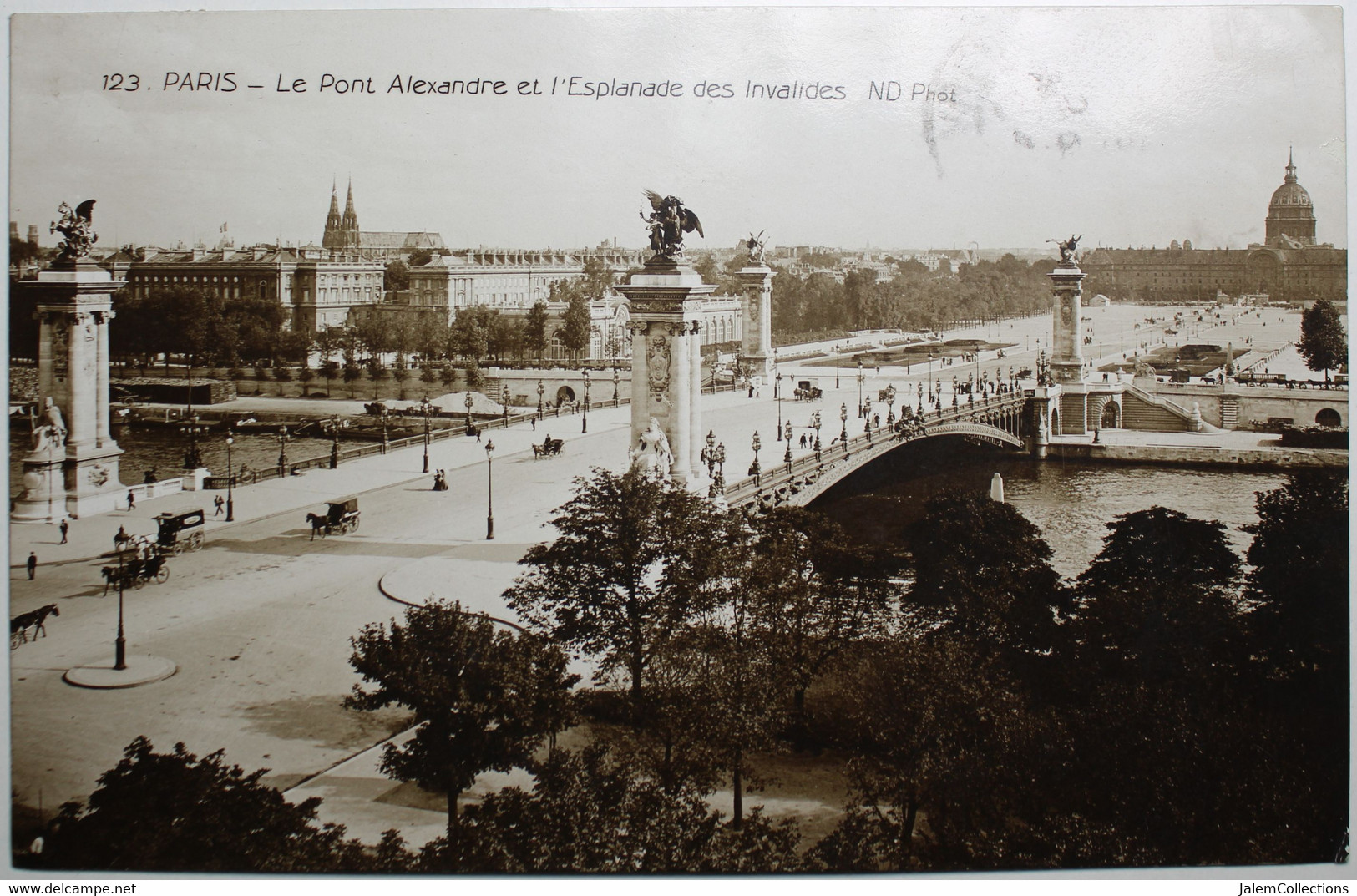 PARIS Le Pont Alexandre Et L'Esplanade Des Invalides - Arrondissement: 08