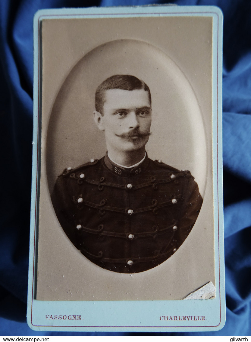 Photo CDV  Vassogne à Charleville  Portrait Militaire Officier 29e Artillerie  CA 1890 - L574D - Alte (vor 1900)