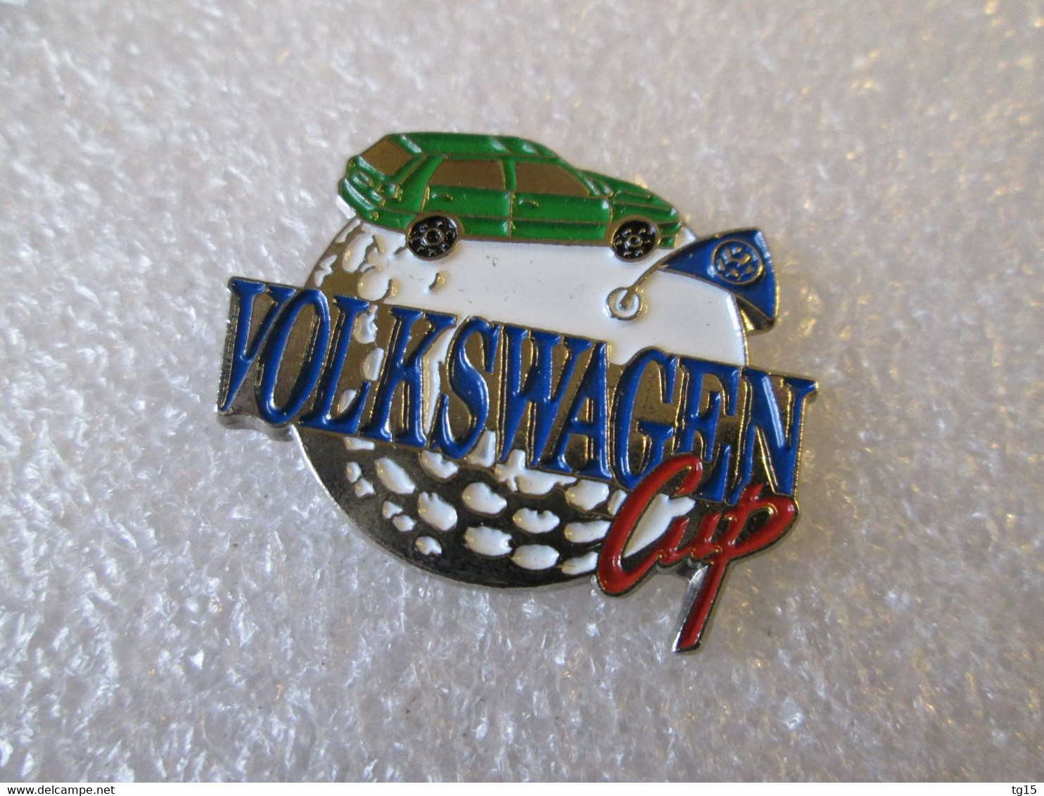 PIN'S    VOLKSWAGEN  CUP     GOLF - Volkswagen