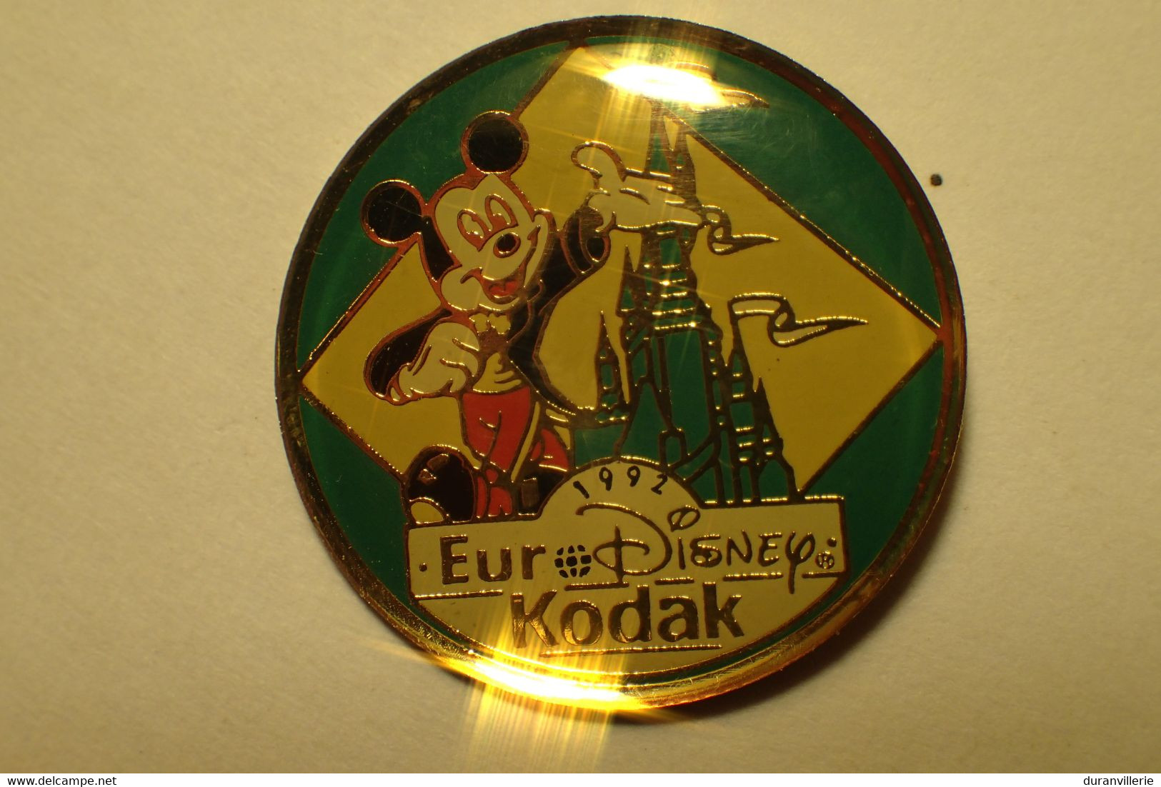 Pin's Euro DISNEY - EURO 1992 " Mickey Et Chateau" - Pub KODAK - Disney