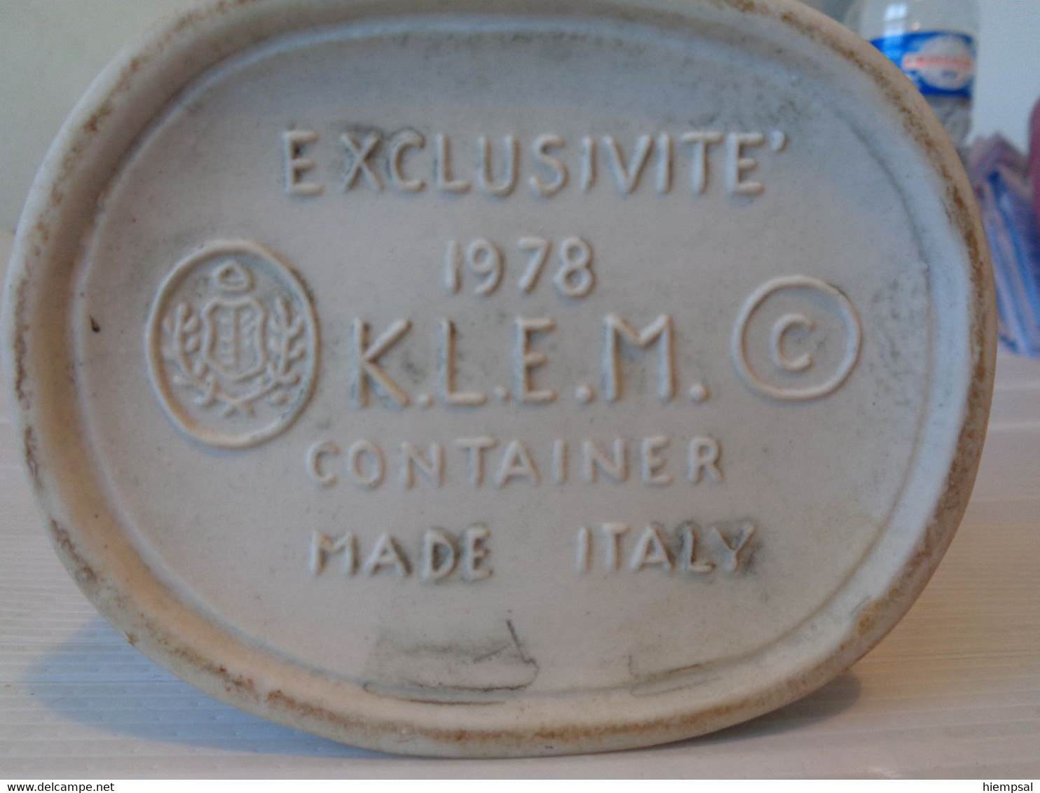 Rès Belle Bouteille Pour  Liqueurs De La Marque .K .L .E .M  MADE ITALY EXCLUSIVITE  1978  Ht  31 Cms - Spirituosen