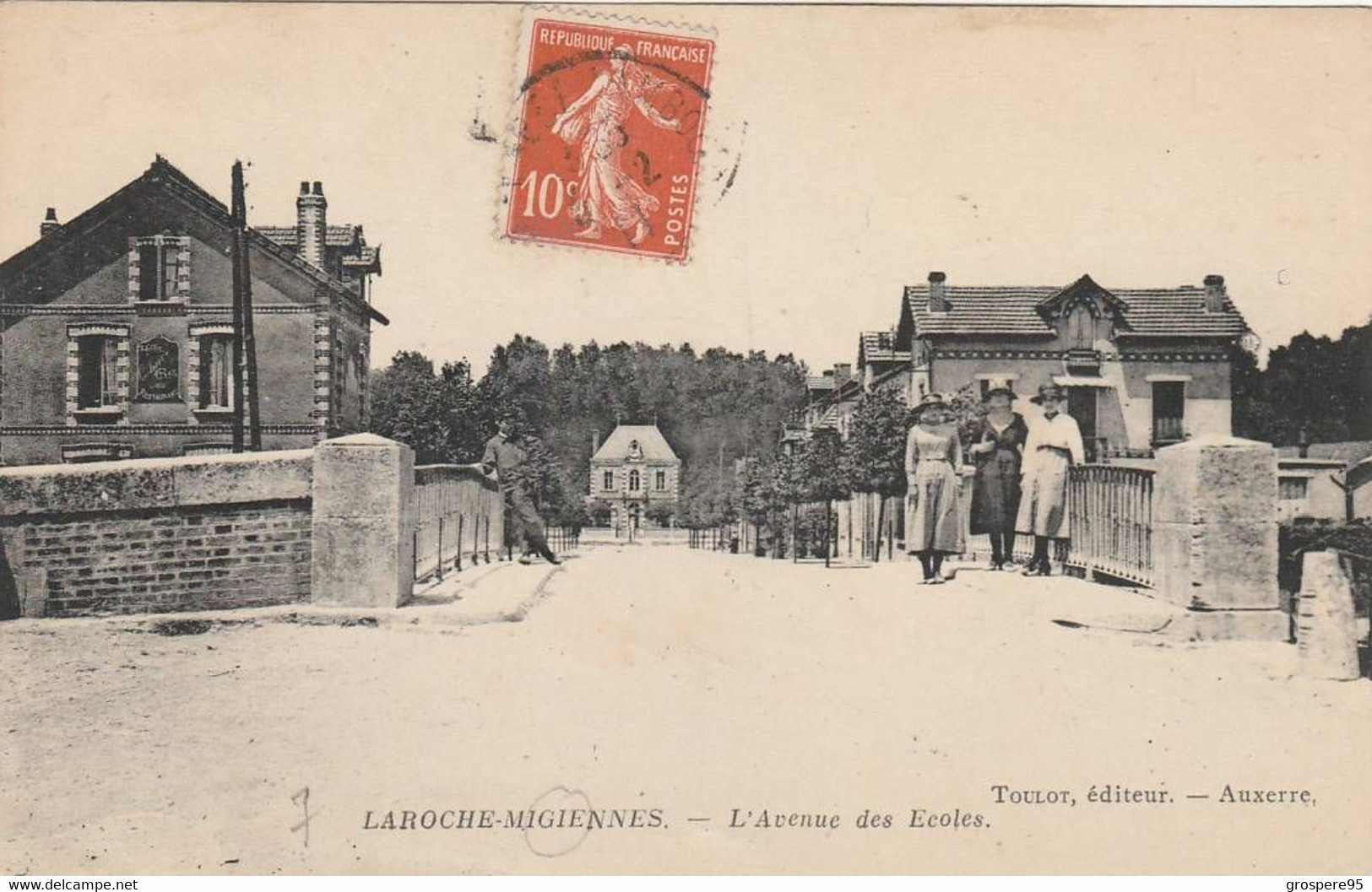 LAROCHE MIGIENNES AVENUE DES ECOLES 1911 - Migennes