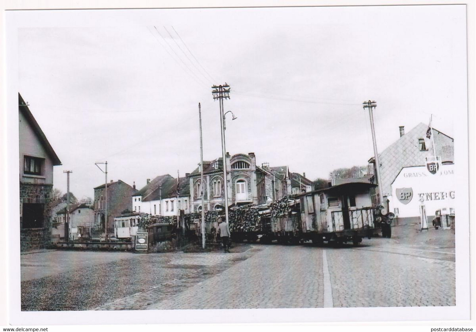 Saint-Hubert - Usine Nestor Martin, Un Convoi Traverse La Route Vers Poix - Photo - & Tram, Train, Industry - Eisenbahnen