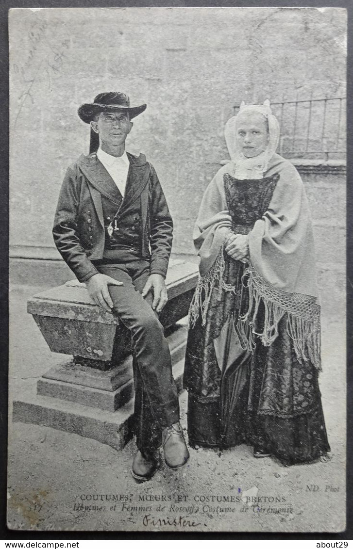 CPA 29 - CMCB 517 - Hommes Et Femmes De ROSCOFF - Costume De Cérémonie - Coutumes, Moeurs Et Costumes Bretons - Roscoff