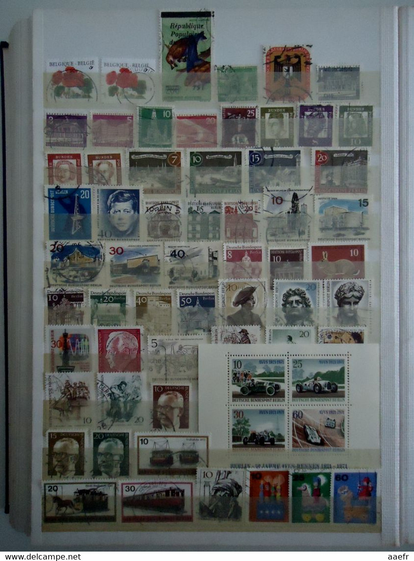 Monde - 10000 timbres différents dans 3 albums