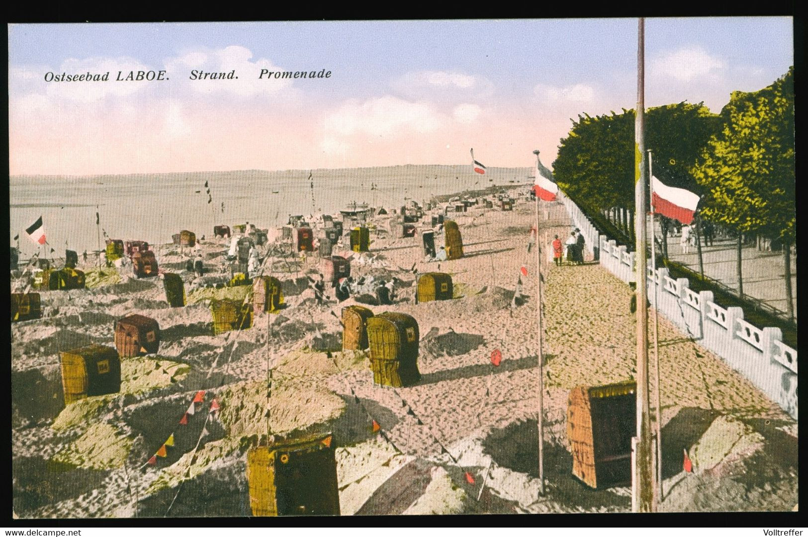 Orig. AK Um 1920, Ostseebad Laboe, Strand Promenade, Geschmückt Mit Fahnen Deutsches Reich - Laboe