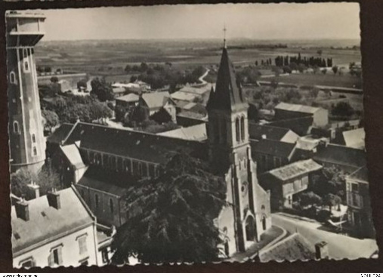 Cpm, Lapie N° 12, En Avion Au-dessus De NEUVILLE Du POITOU, L'Eglise Notre-Dame, 86 Vienne, (Neuville En Poitou) - Neuville En Poitou