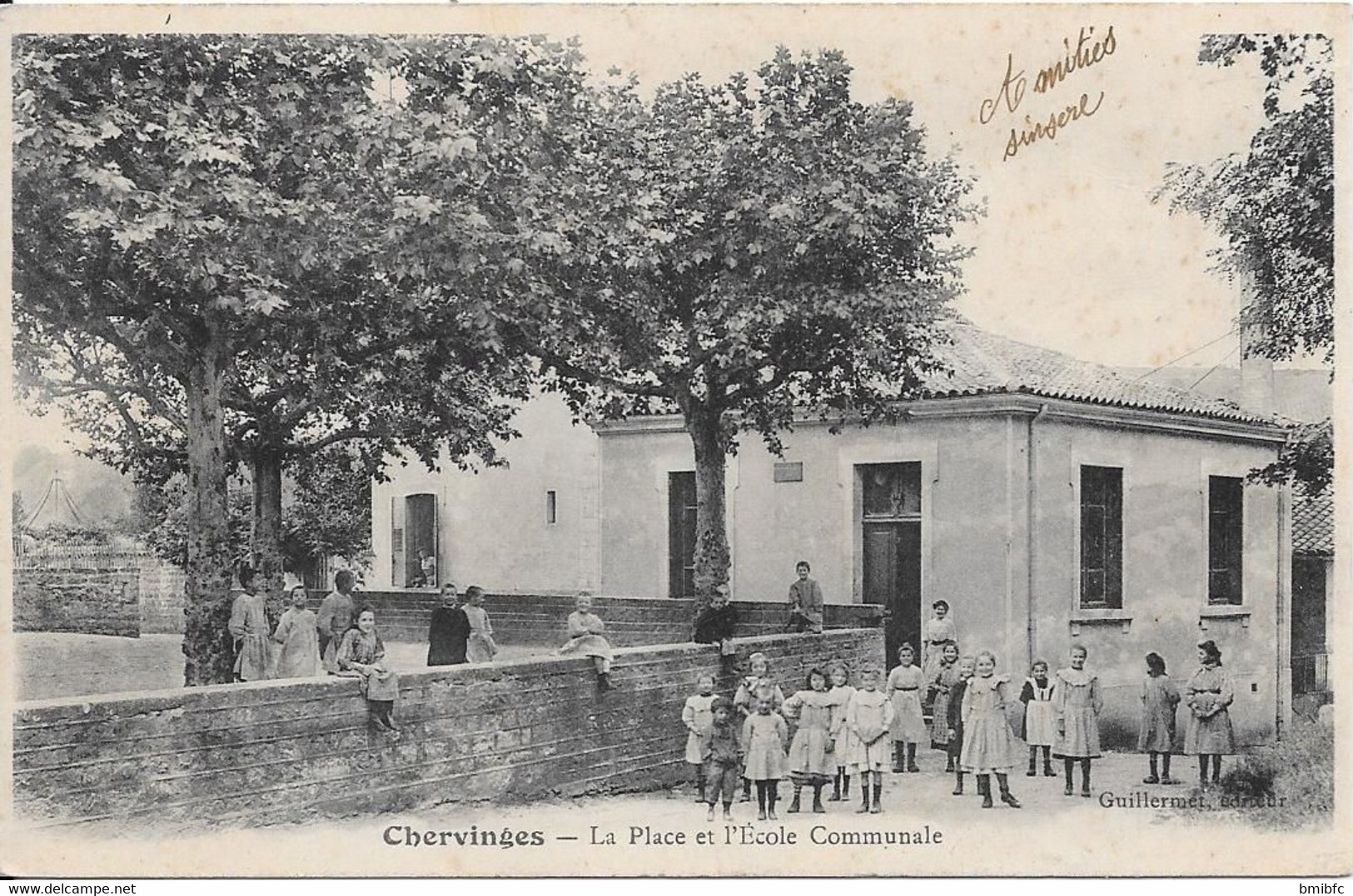 Chervinges - La Place Et L'Ecole Communale - Gleize