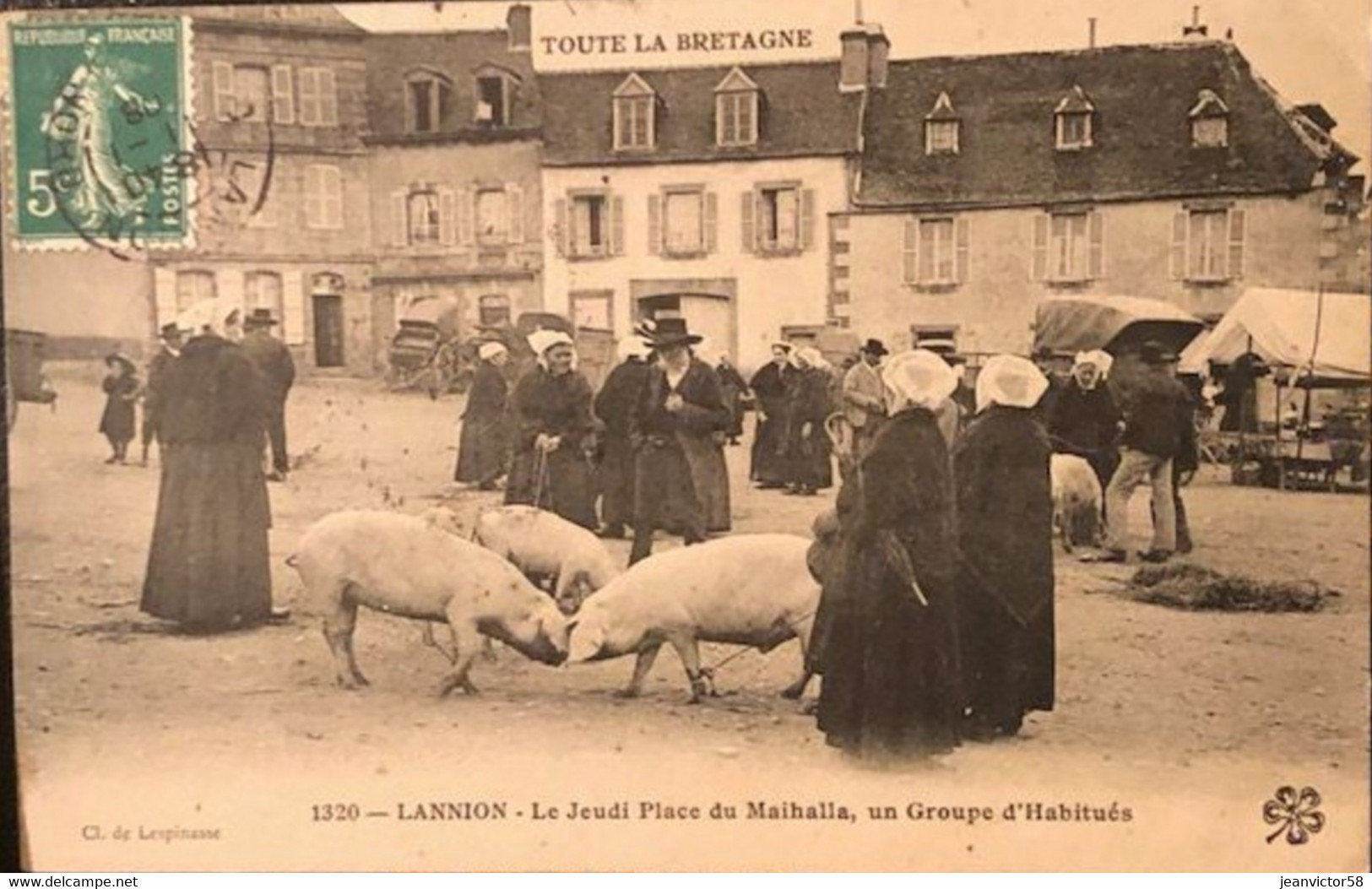 1320 Lannion Le Jeudi  Place Du  Maihalia Un Groupe D'habitués Cl De Lespinasse - Lannion