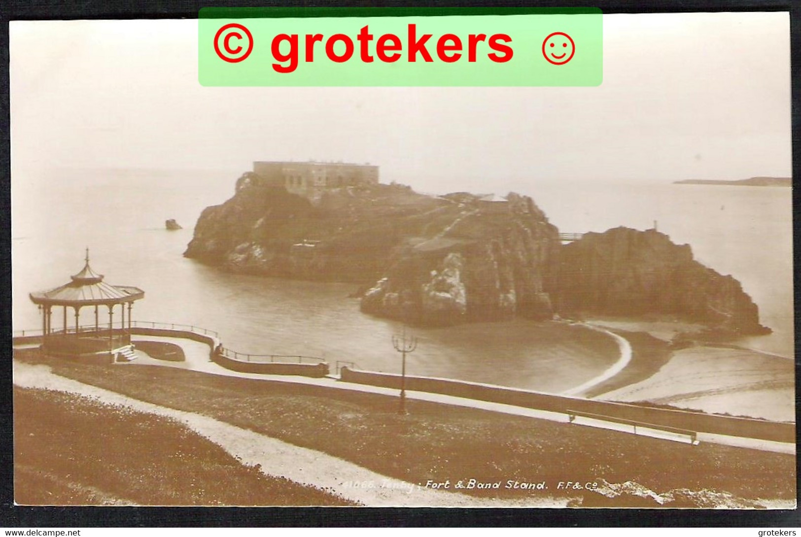 TENBY Fort & Band Stand ± 1915 - Pembrokeshire