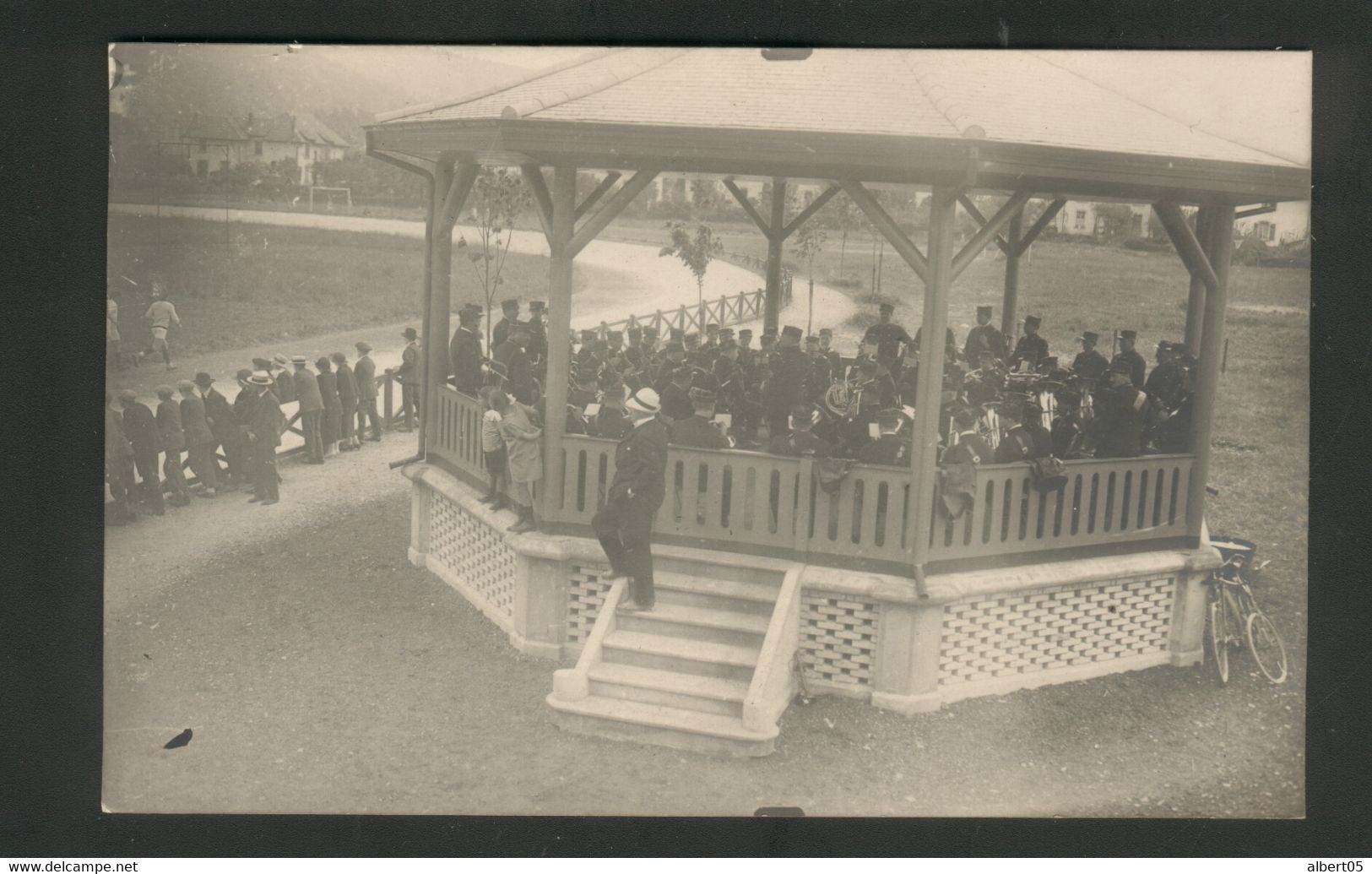 25 - Valentigney - Carte -Photo  Le Stade - Kiosque - Foot-ball - Valentigney