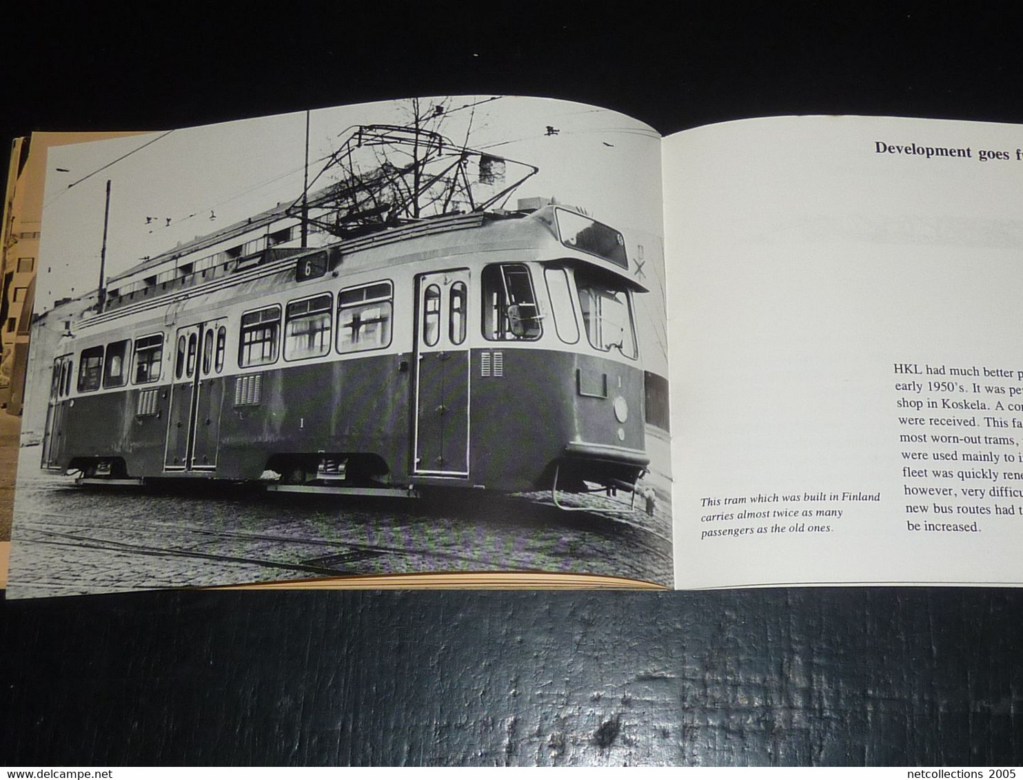 LIVRE "EN ANGLAIS" ILLUSTREE SUR L'EVOLUTION DES TRANSPORTS DE L'OMNIBUS AU TRAMWAYS, BUS ELECTRIQUE ET A ESSENCE