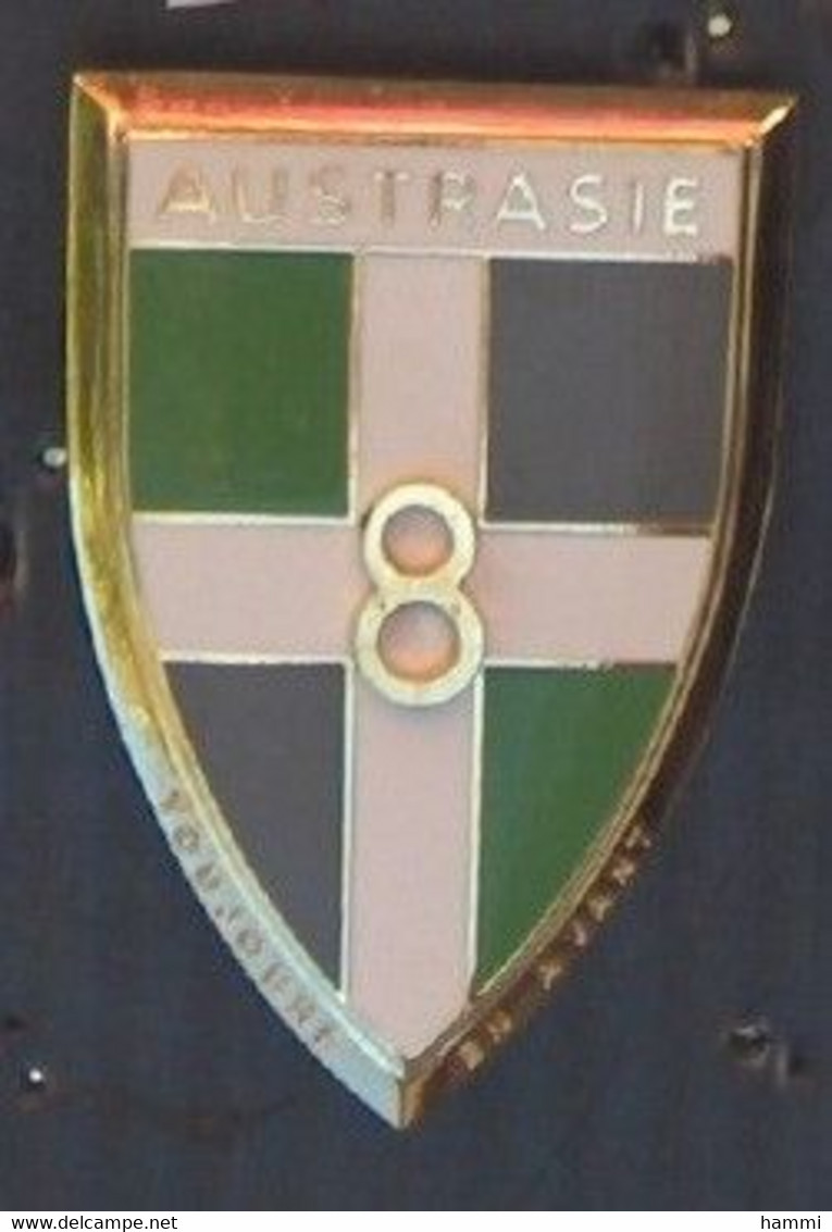 B68 Broche Insigne Armée Terre 8° RI  NOYON AUSTRASIE Signé Boussemart Achat Immédiat - Other & Unclassified