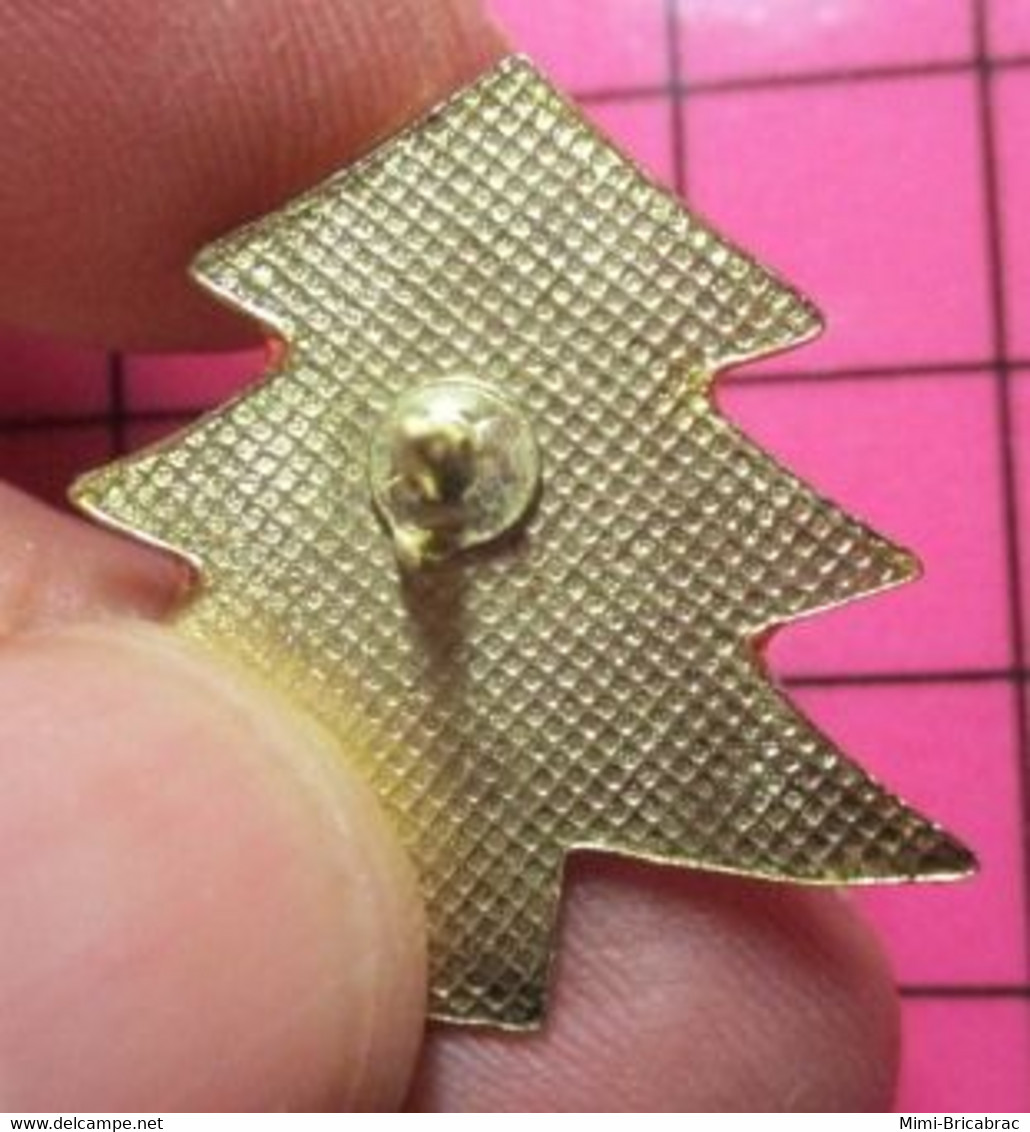 710G Pin's Pins / Beau Et Rare / THEME : NOEL / SAPIN ET GUIRLANDE STARPIN'S EUROPE 1 GIRAUDY - Weihnachten