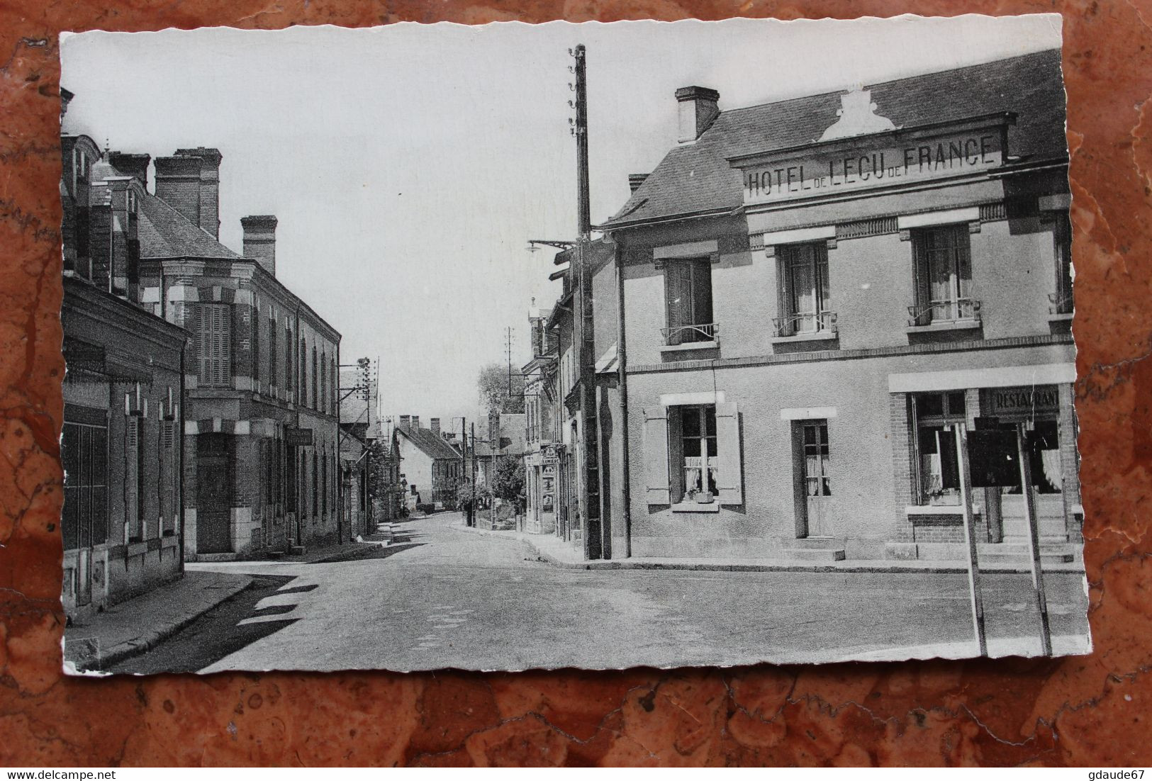 NEUNG-SUR-BEUVRON (41) - RUE NATIONALE - Neung Sur Beuvron