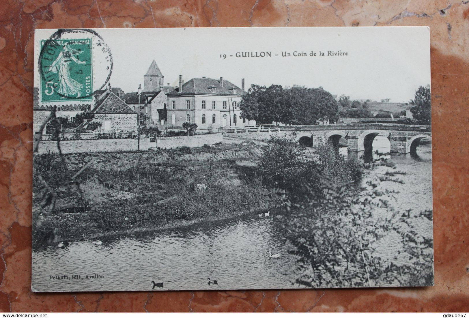 GUILLON (89) - UN COIN DE LA RIVIERE - Guillon