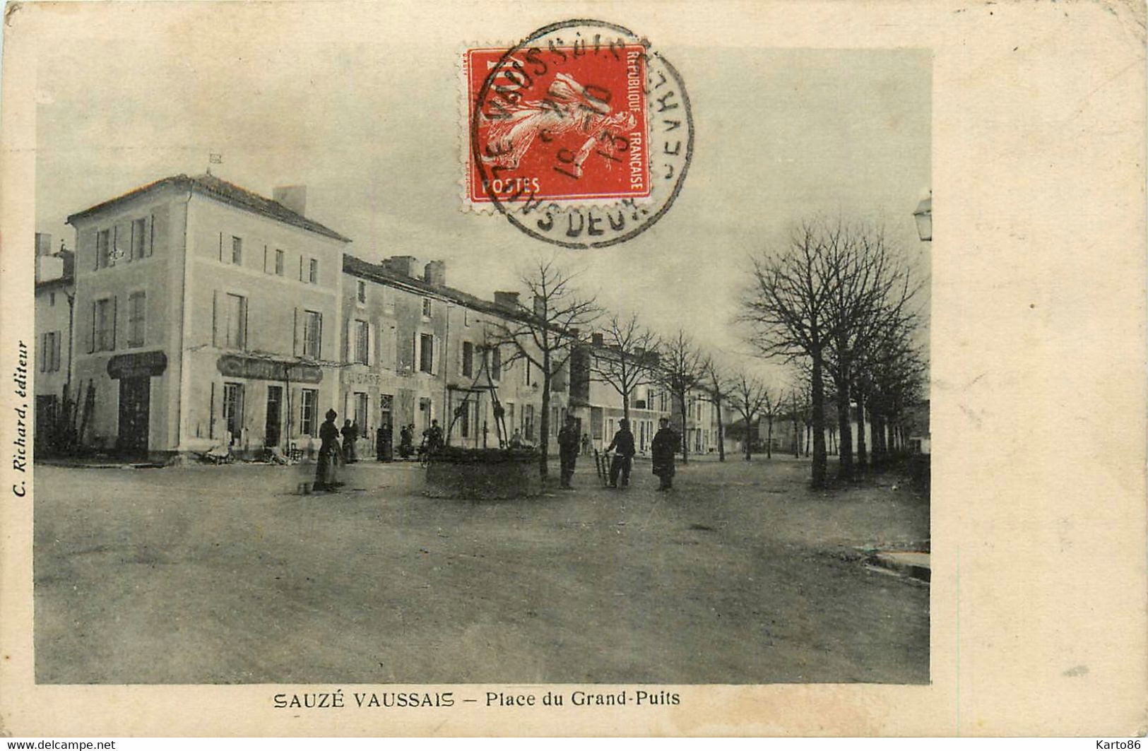 Sauzé Vaussais * La Place Du Grand Puits * Café LAMBERT - Sauze Vaussais