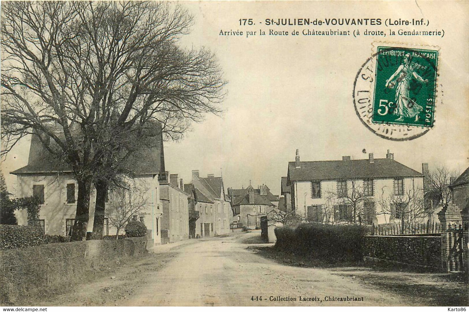 St Julien De Vouvantes * Arrivée Du Village Par La Route De Châteaubriant * Vue Sur La Gendarmerie Nationale - Saint Julien De Vouvantes