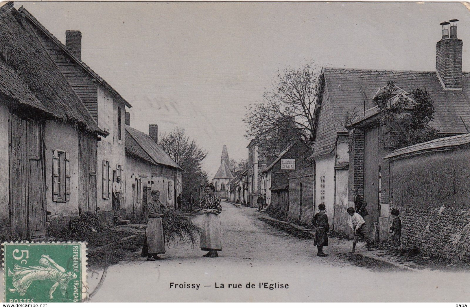 Froissy.  La Rue De L'Eglise - Froissy