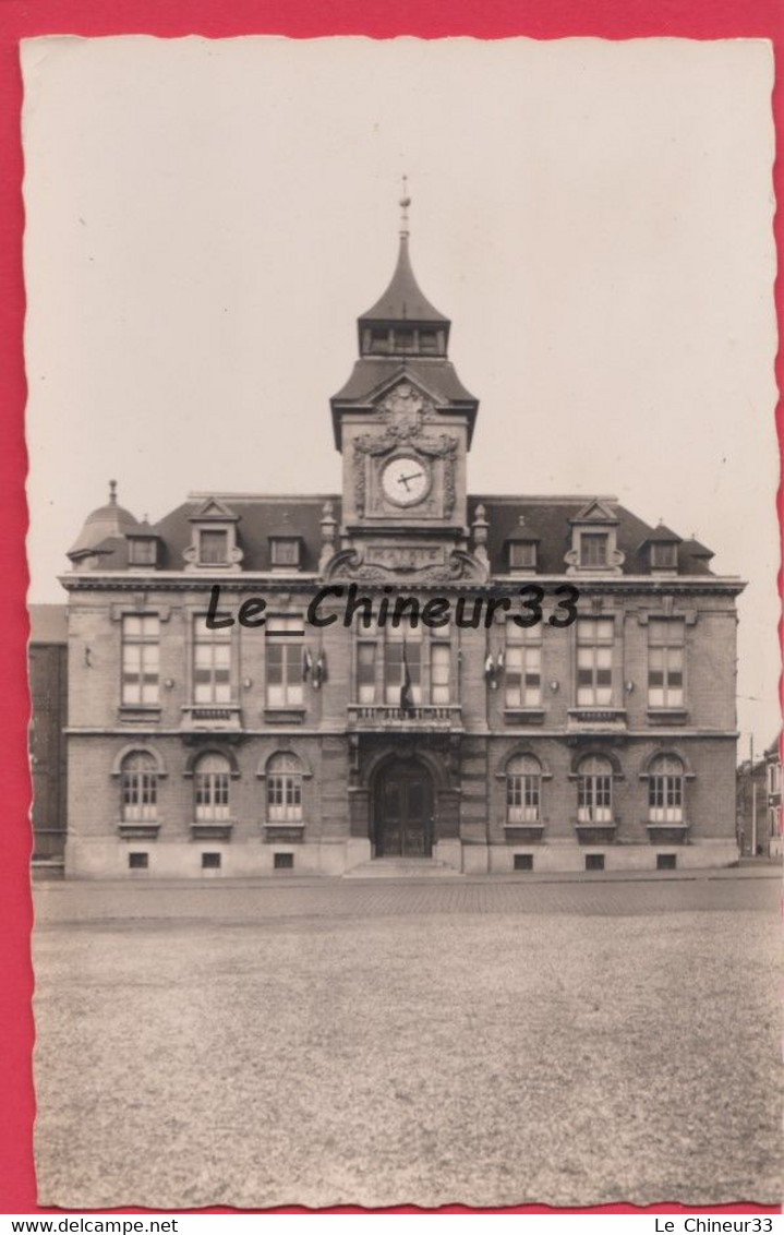 59 - WATTRELOS---2 Cartes--L'Eglise Saint Maclou---La Mairie---cpsm Pf - Wattrelos