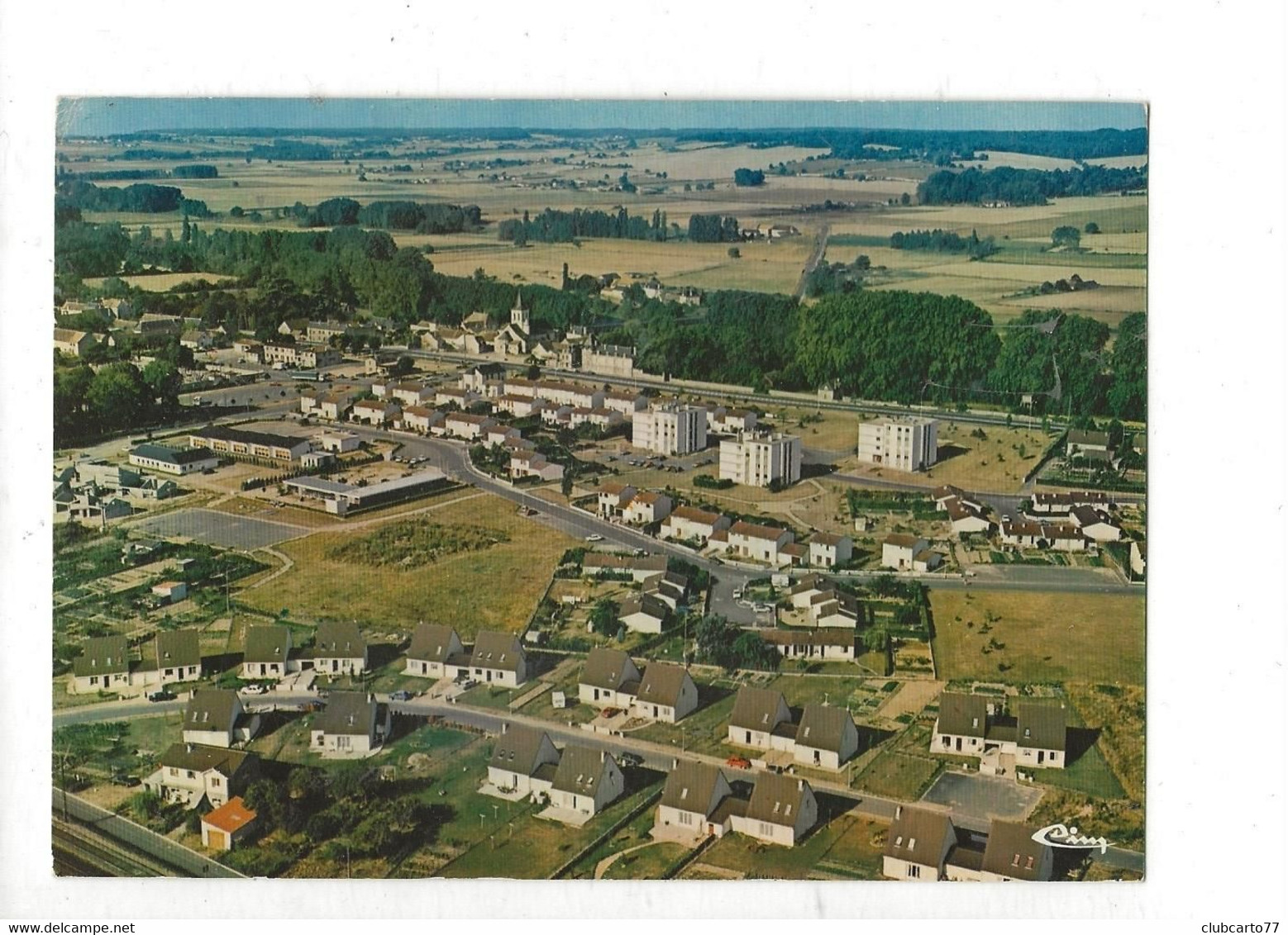 Ingrandes-sur-Vienne (86) : Vue Aérienne Générale Au Niveau Du Quartier Du Nouveau Lotissement En 1987 GF. - Ingrandes