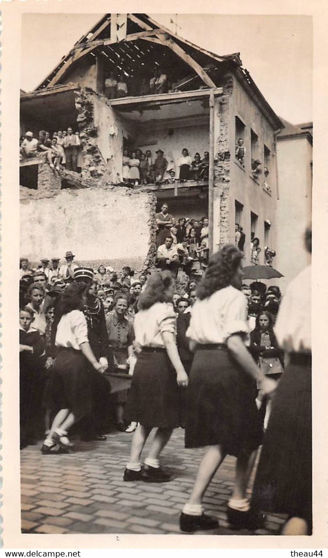 LUXEMBOURG  -  ESCH-sur-ALZETTE  -  Lot de 6 Clichés d'une Procession en 1947  -  Ruines   -  Voir description