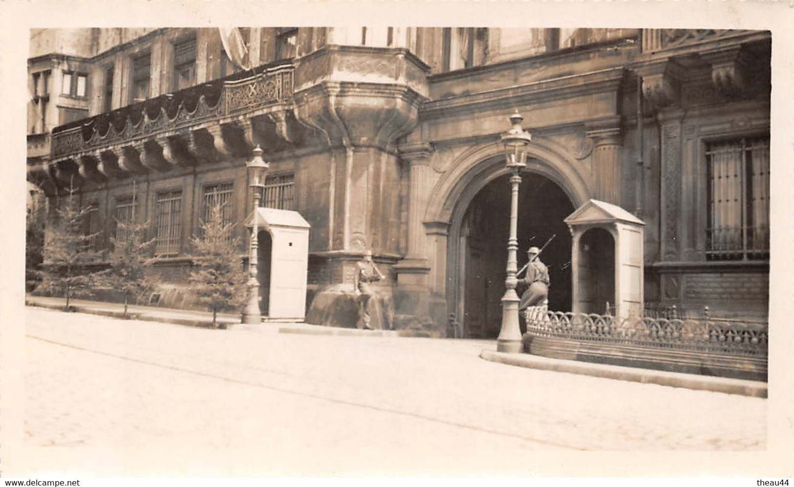 LUXEMBOURG  -  ESCH-sur-ALZETTE  - Lot De 6 Clichés Divers Vues En 1947- Procession - Militaires  - Voir Description - Esch-sur-Alzette