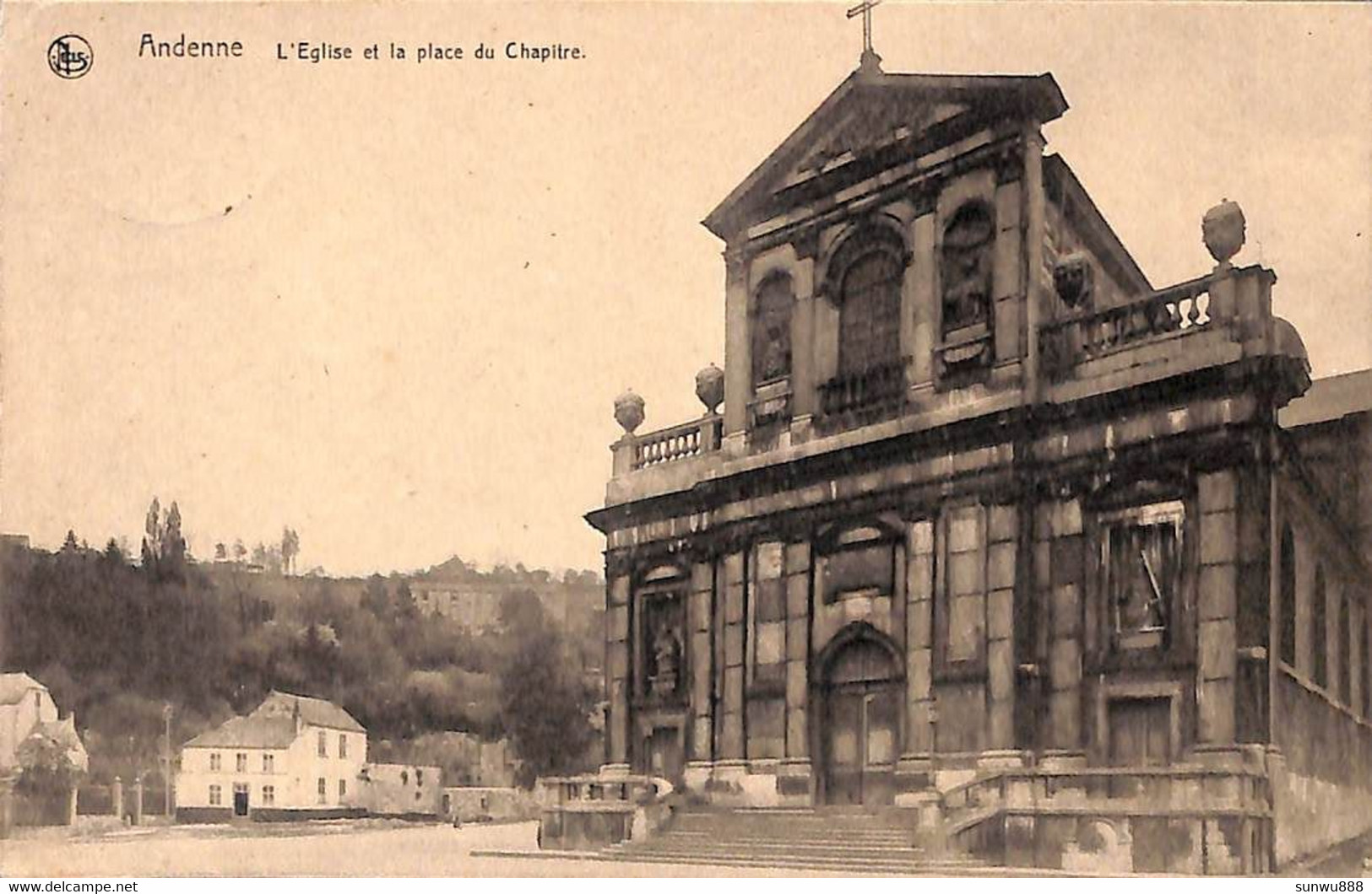 Andenne -  L'Eglise Et La Place Du Chapitre (Edit Vve Debrun Lavigne 1924) - Andenne