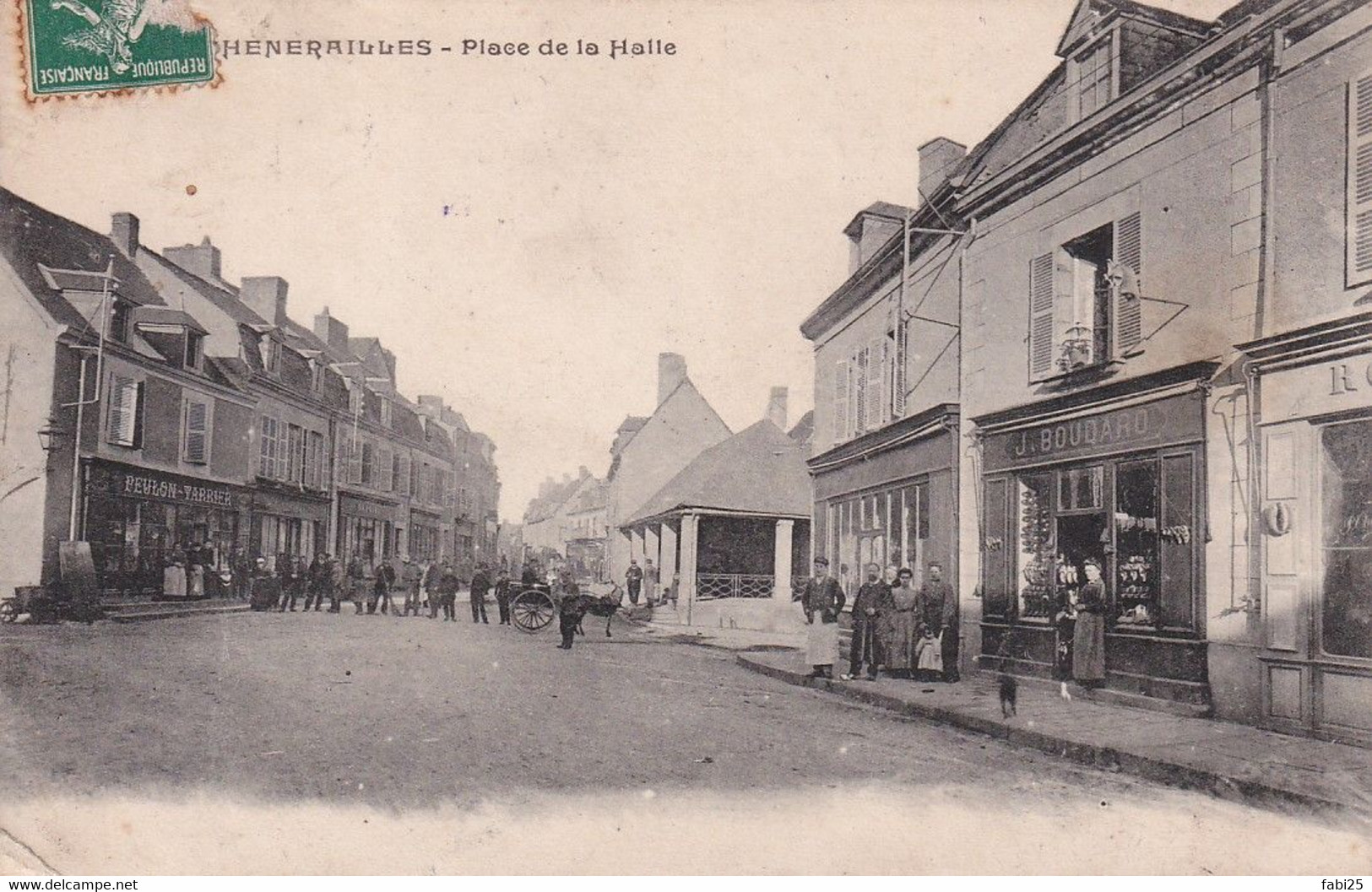 CHENERAILLES PLACE DES HALLES - Chenerailles