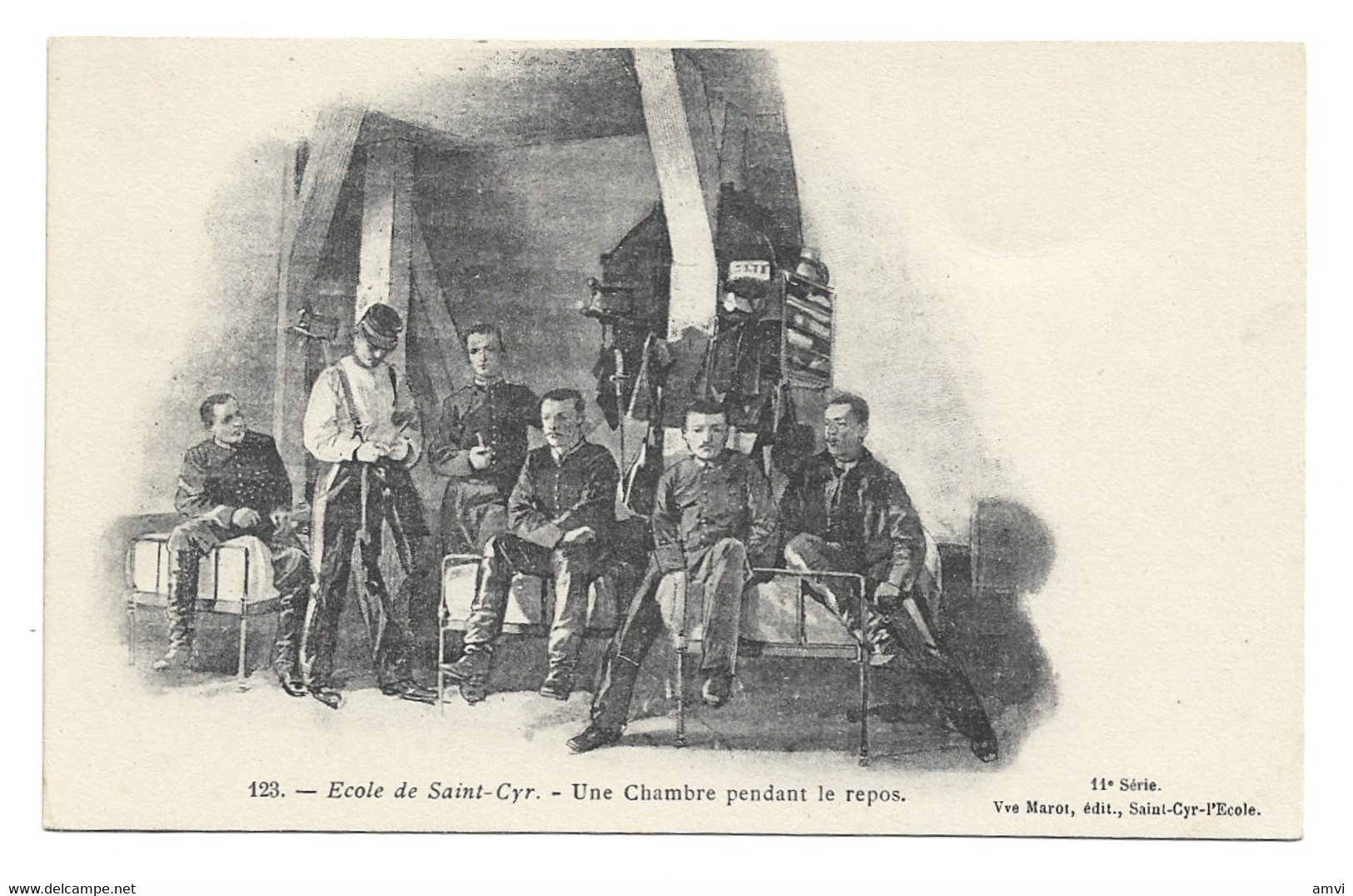 ( 4565)  Ecole De Saint Cyr Une Chambre Pendant Le Repos - Kasernen