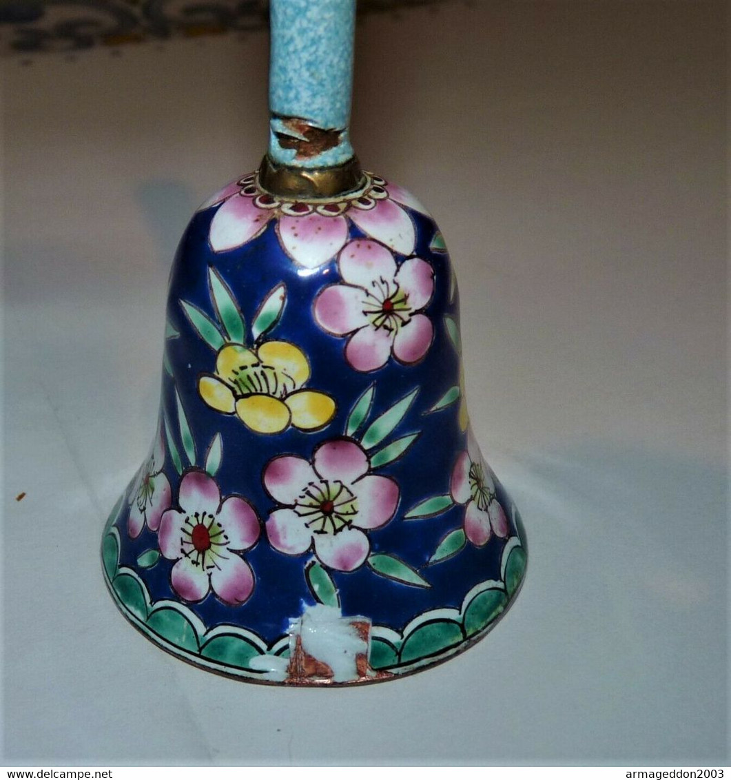 CLOCHE CLOCHETTE Ancienne Vintage De Table Métal émaux Cloisonnés Décor Fleurs - Bells