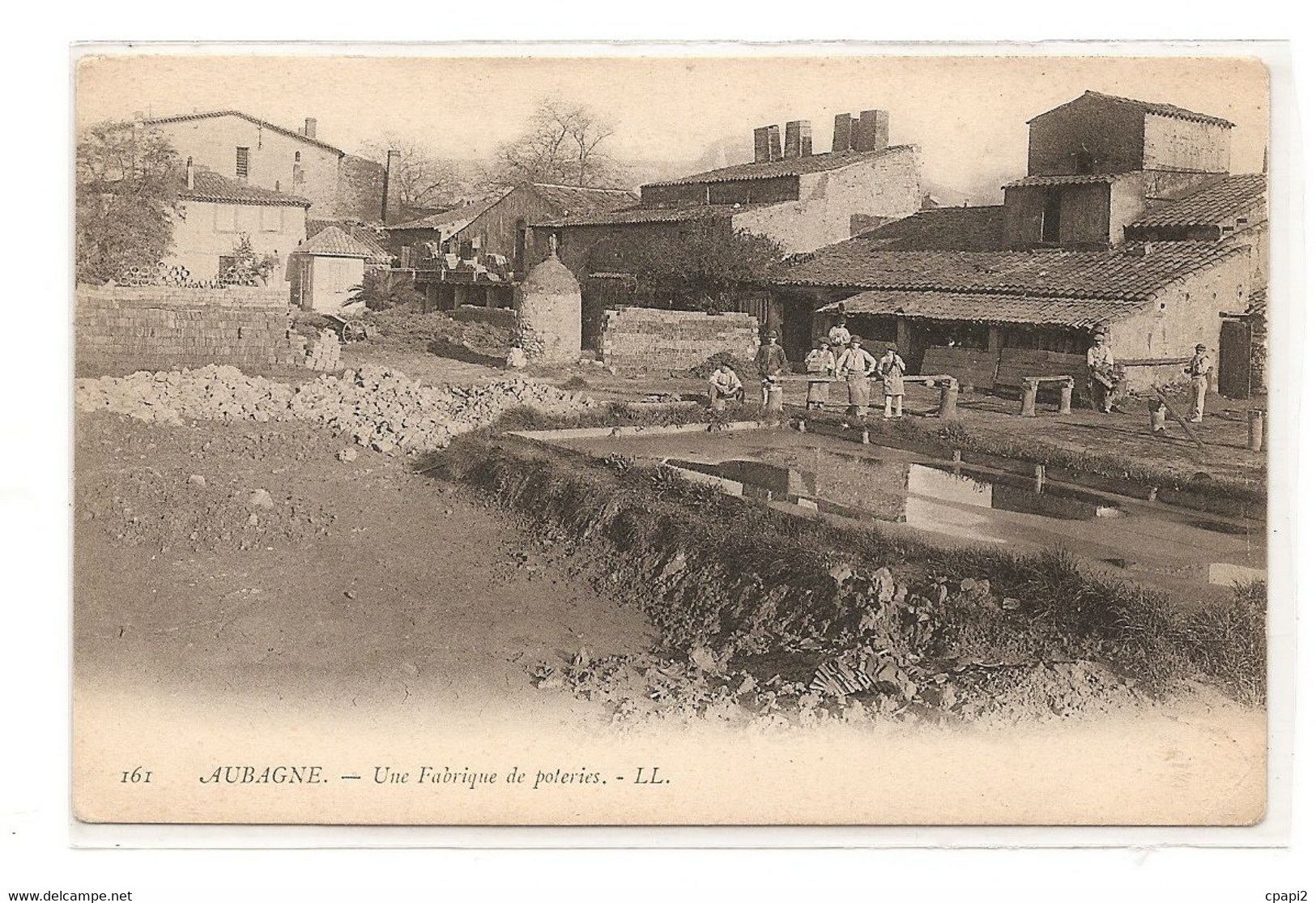 Une Fabrique De Poteries - Aubagne