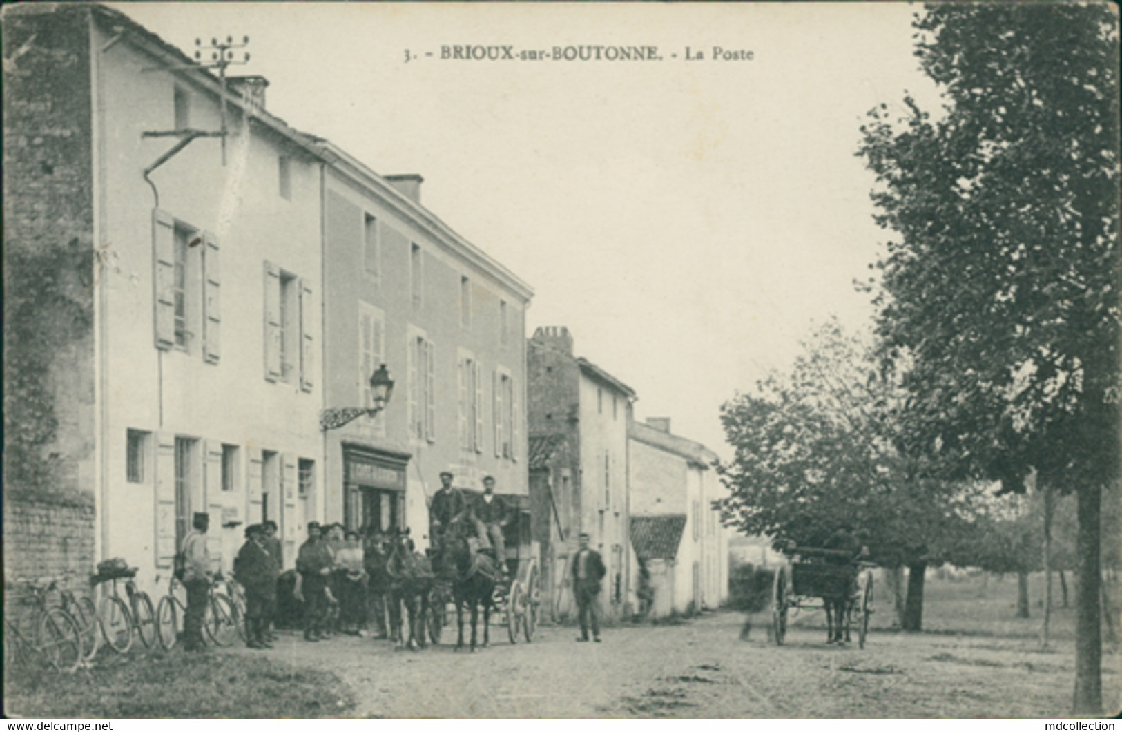 79 BRIOUX SUR BOUTONNE / La Poste / TRES BELLE CARTE ANIMEE - Brioux Sur Boutonne