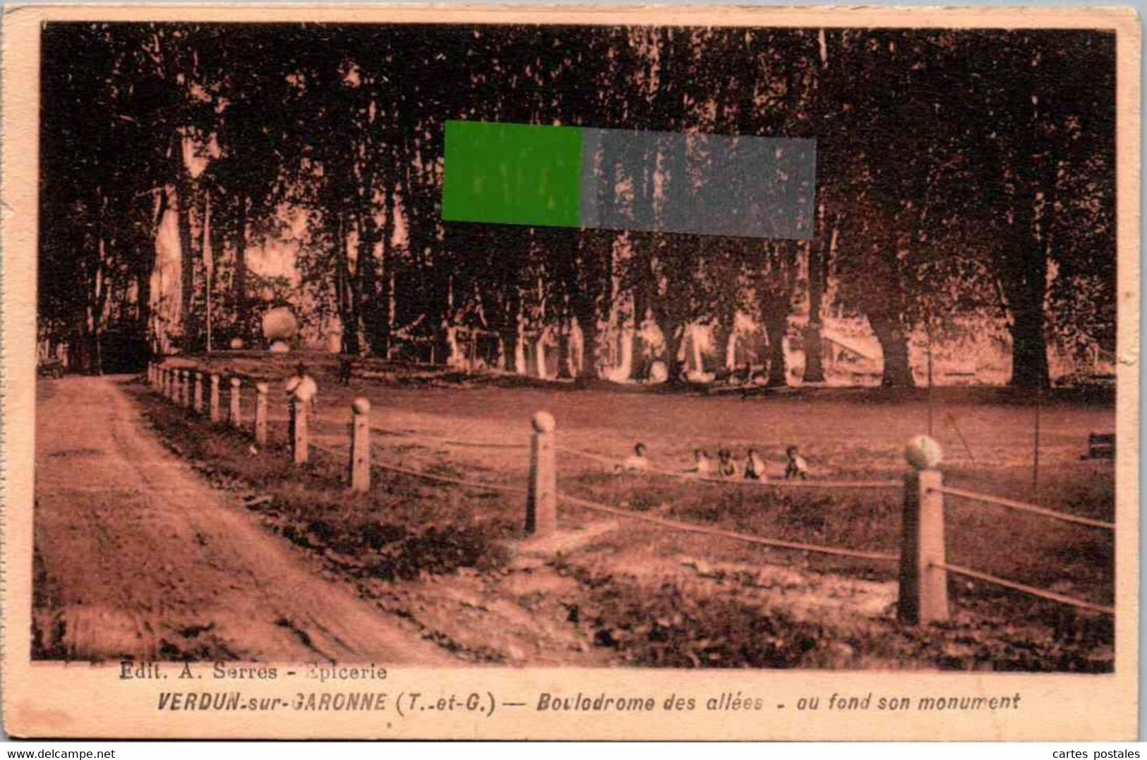 * VERDUN Sur GARONNE - Boulodrome Des Allées - Au Fond Son Monument - Verdun Sur Garonne
