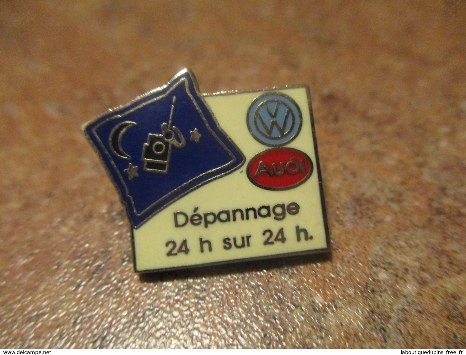 lot 066 -- lot de 14 pin's Volkswagen différents