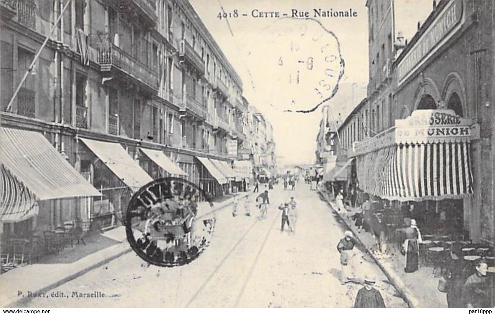 CETTE ( SETE ) 34 - Rue Nationale ( Brasserie Et Sa Terrasse ) CPA Village - Hérault - Sete (Cette)