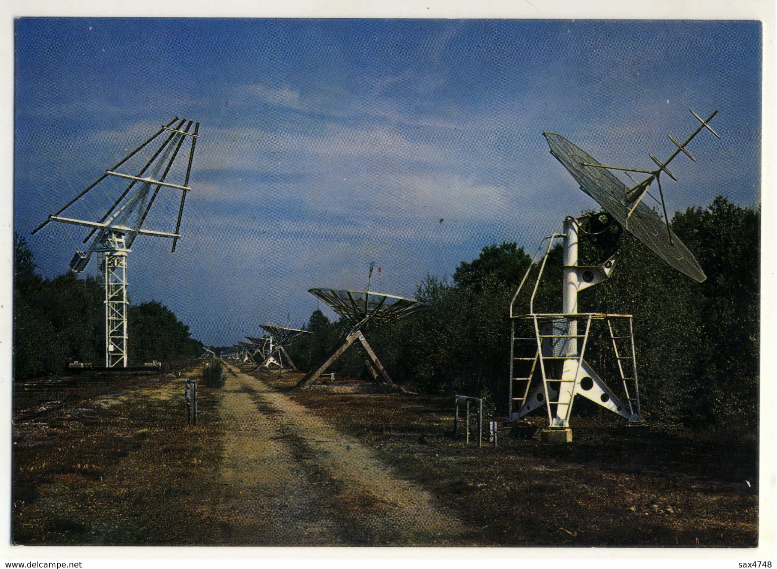 Nancay -  Interferometres Solaires - Réseau De 32 Antennes De 5 M De Diamètre - Nançay