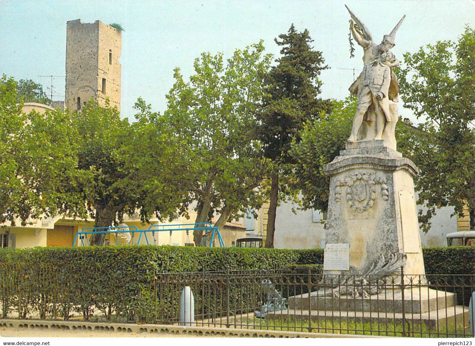 30 - Roquemaure - Monument Aux Morts Et Tour Du Prince Soubise - Roquemaure