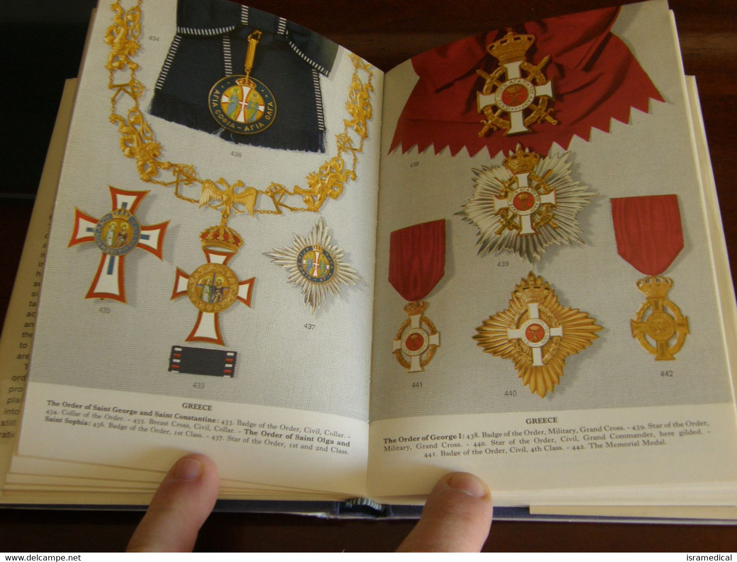 ORDERS AND DECORATIONS OF EUROPE IN COLOR MACMILLAN