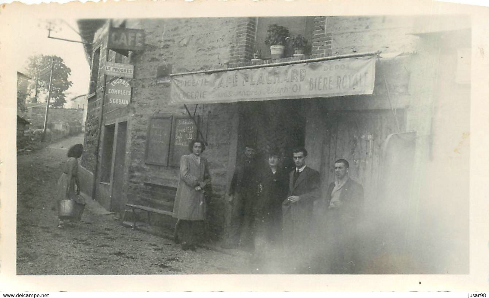 111221 - PHOTO 69 RHONE ST ANDRE LA COTE 27 SEPTEMBRE 1947 COMMERCE CAFE FLACHARD DEVANTURE  ALCOOL PUB BIERE - Saint-André-la-Côte