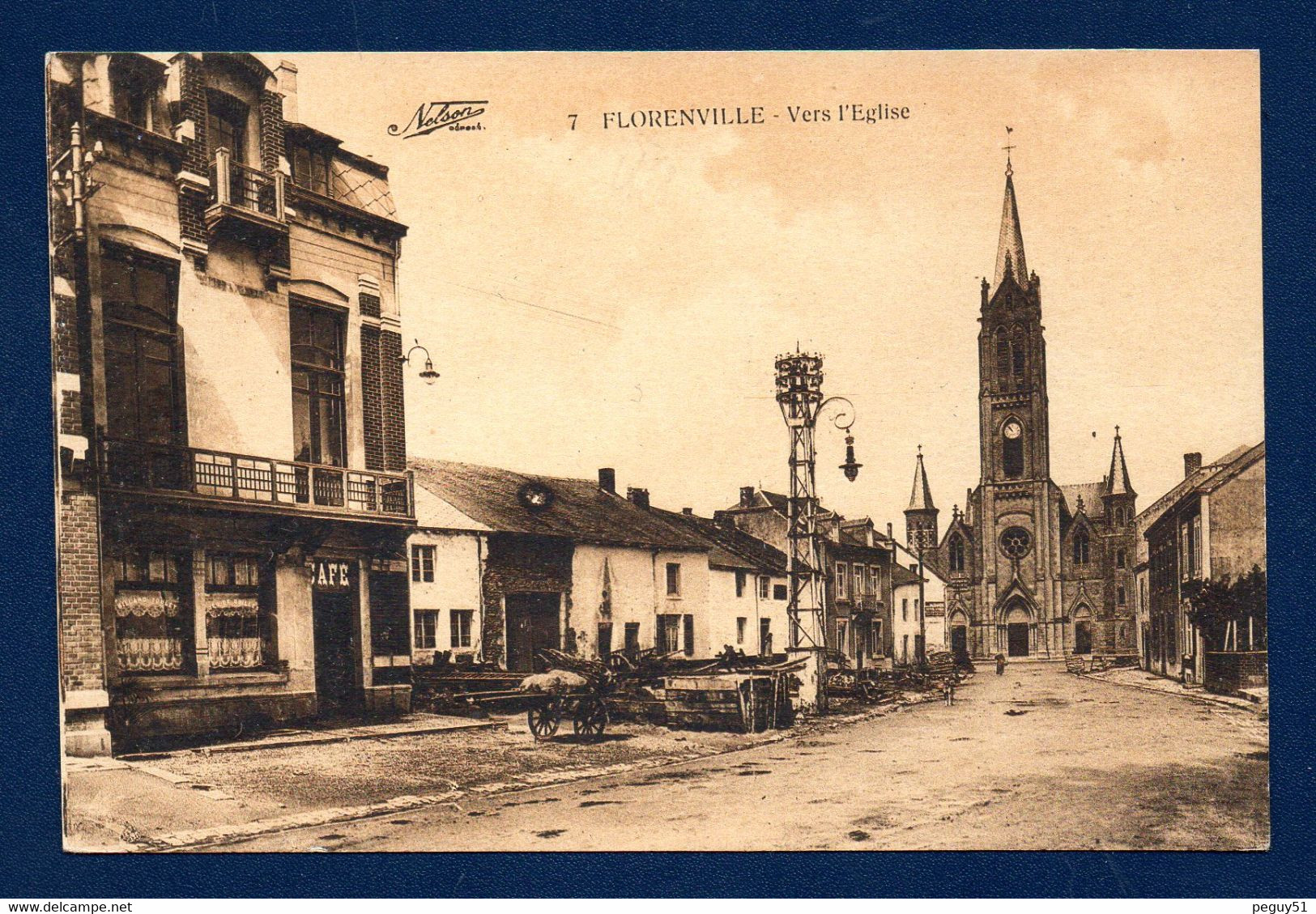 Florenville. Vers L'église. Café. L'église Notre-Dame De L'Assomption ( Hôpital Militaire -1914/18) - Florenville