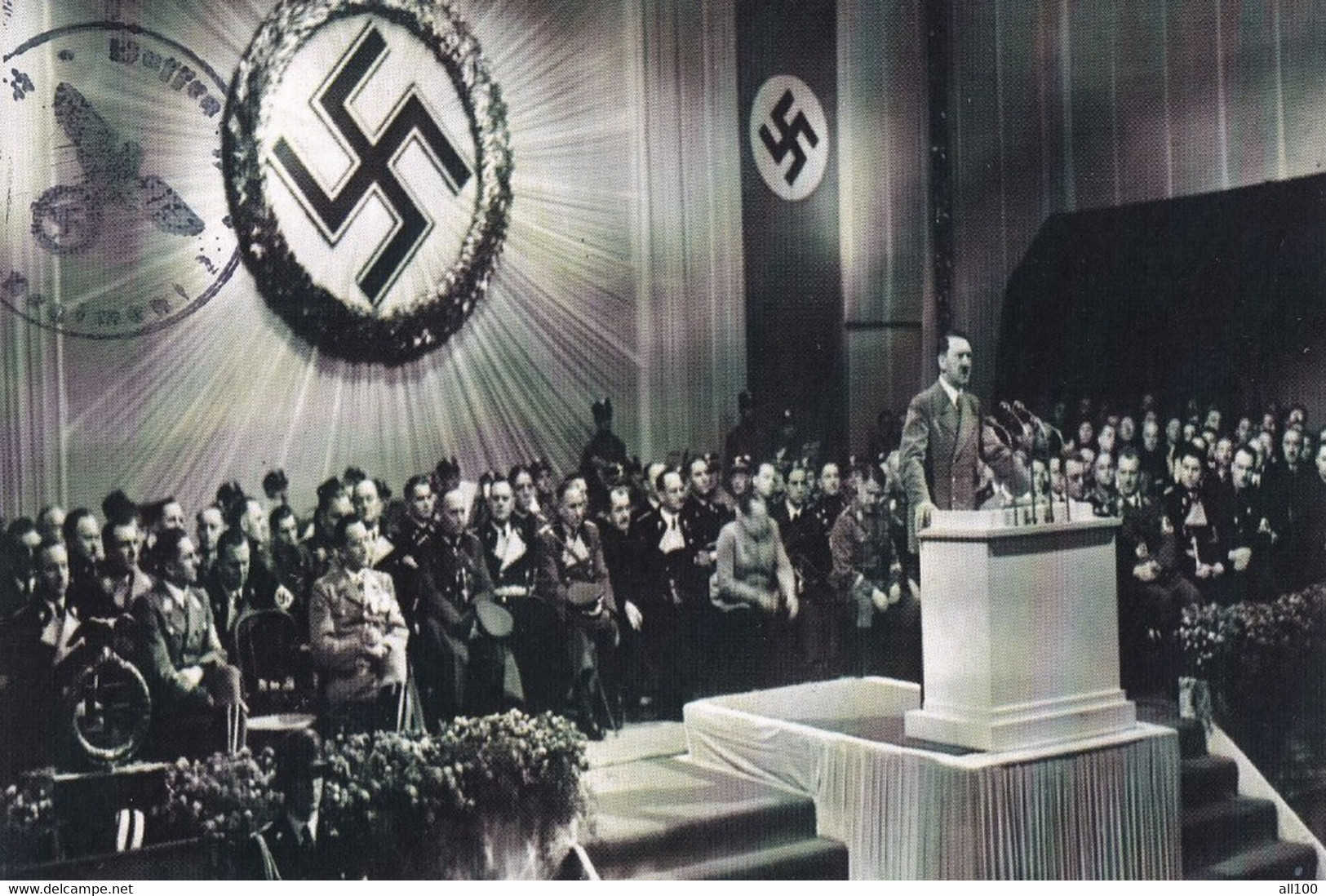 A14815 - DICTATOR ADOLF HITLER SPEACK TO NAZZI PARTY OFFICIALS 2WW  POSTCARD - Guerre 1939-45