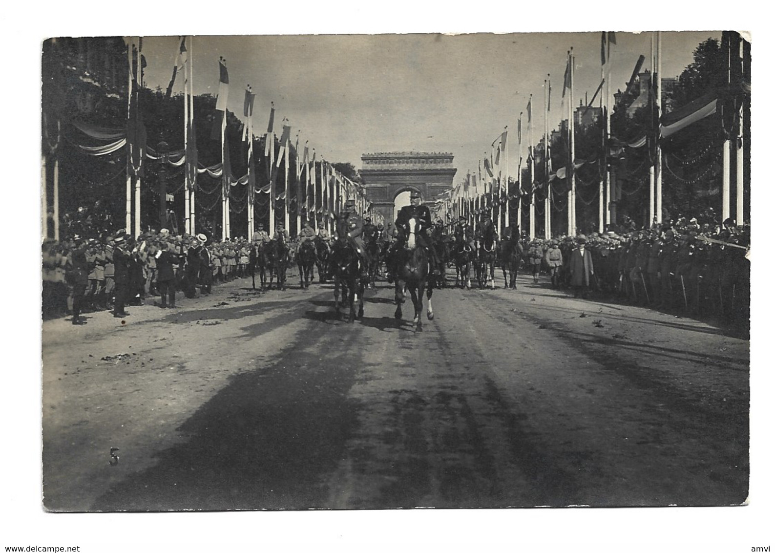 (4595) Carte Photo 14 Juillet 1919 Joffre Et Petain Sur Les Champs Elysees - Personnages
